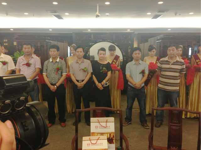 福建仙游紅景天紅木加具廠(chǎng)紅木精品入駐五星級(jí)住宅區(qū)取得圓滿(mǎn)成功